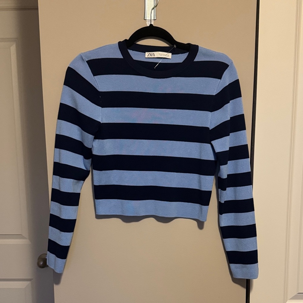 Zara Women's Navy and Light Blue Striped Long Sleeve Top